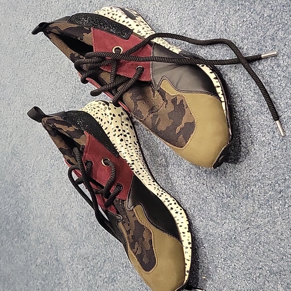 Ladies Steve Madden Sneakers